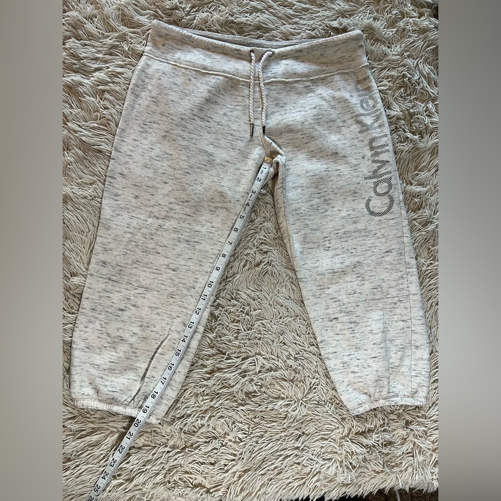 Calvin Klein White and Grey Capri Lounge Pants - Picture 5 of 12